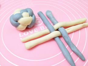 搭成如图的样子