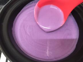 煮至变浓稠，锅里开始冒起小泡即可关火