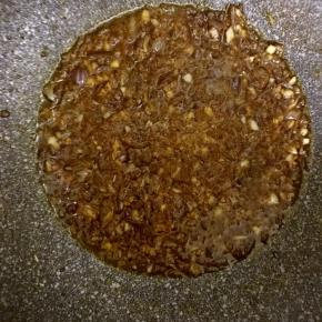 加入啤酒及生抽搅拌均匀