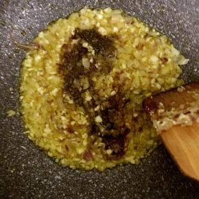 放入之前准备的调料粉