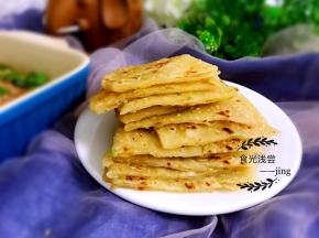 淡淡的葱香，很酥脆