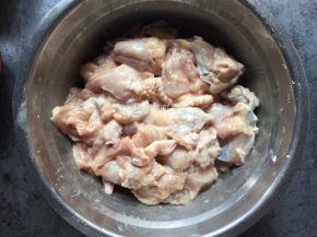 抓匀后腌制半小时