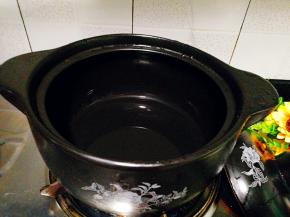 准备好一口砂锅