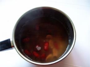 继续煮约3分钟即可离火；