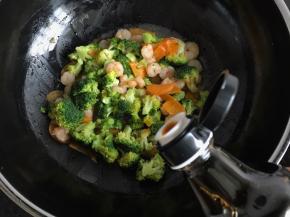 加小半汤匙生抽提味