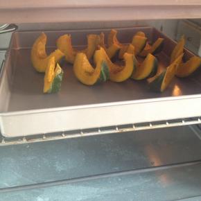 烤箱预热，180度25分钟左右。