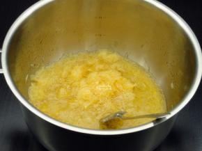 加入蜂蜜拌均；