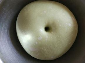 用手指撮个洞不会回缩。