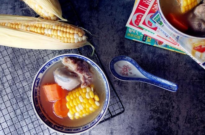玉米胡萝卜猪骨汤
