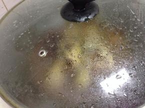 盖上盖子焖至5分钟