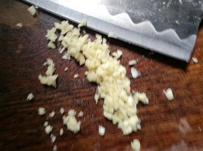 蒜蓉多一些剁碎