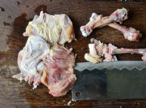 鸡腿去骨稍微敲松