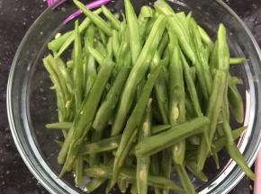 切好用碗装好备用