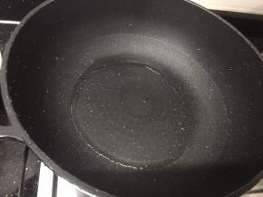 大火，热锅冷油