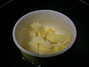 黄油隔水融化