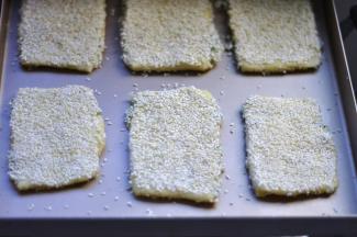 16、然后将其摆入烤盘