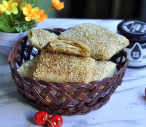 18、葱香掉渣饼  就做好了~