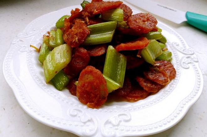 芹菜炒腊肠