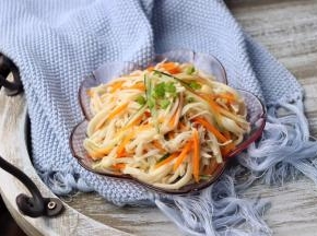装盘撒葱花