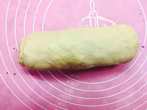 从上往下卷起来，两头不封口