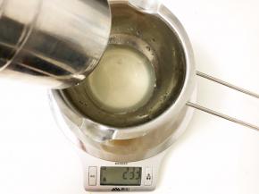 取10克新鲜柠檬汁