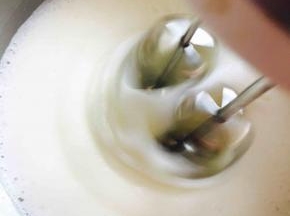 第二次，蛋白粘稠出现纹路时