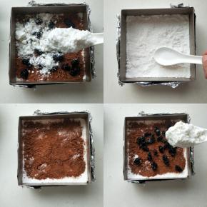 再将剩于1/3米粉盖满馅料，再重复上面步骤 
最后将剩余米粉均匀倒入铺满在上面，。