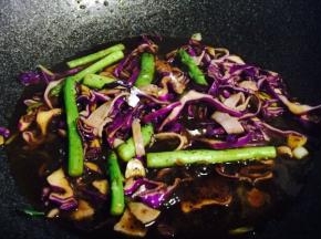 加入适量清水煮沸