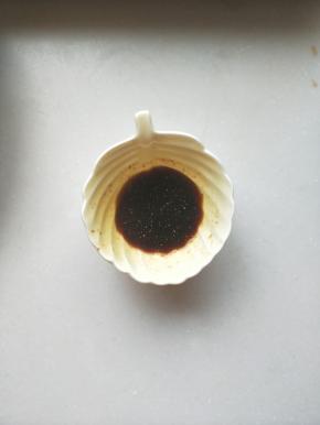 酱汁调料放在一起拌匀