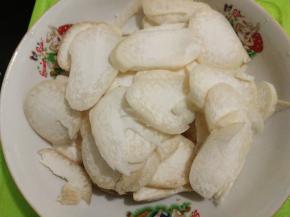 杏鲍茹冼净切片。