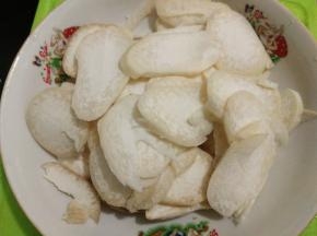 杏鲍茹冼净切片。