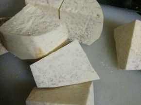 去皮切成块状
