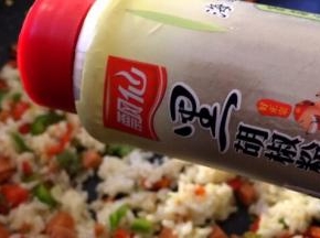 加入少许黑胡椒粉