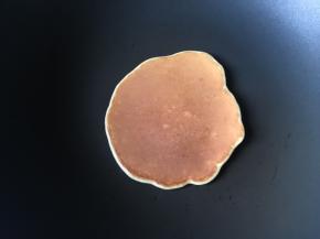 表面凝固后翻面煎熟