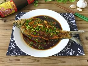 汁浓味美的蚝油鳊鱼。