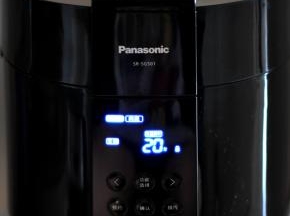 关上盖子，选择肉类4程序，烹饪时间为20分钟即可。