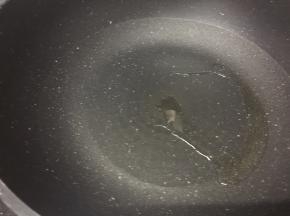中大火，热锅冷油