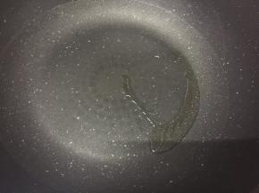 中火，热锅冷油