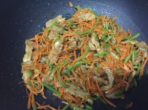翻炒2分钟即可食用