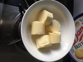 黄油隔水加热