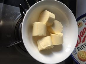 黄油隔水加热