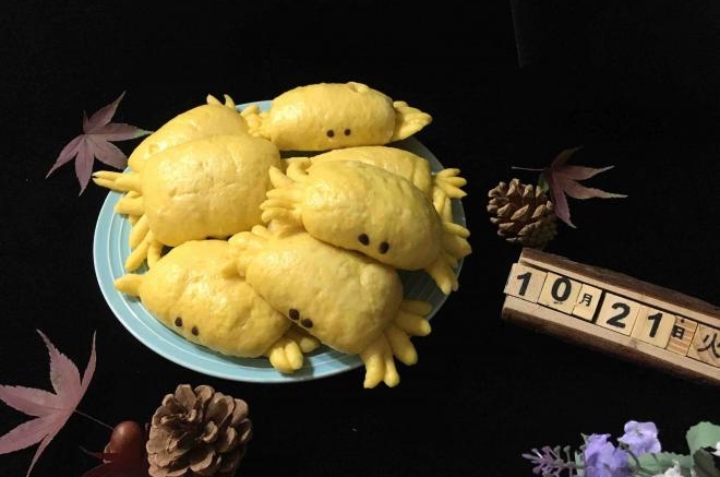 南瓜大闸蟹馒头