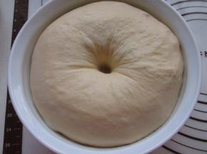 发酵到按个窝不塌陷就可以了。