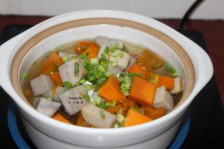 煲好后，放盐、香葱拌均即可。