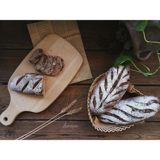 黑麦坚果软欧包