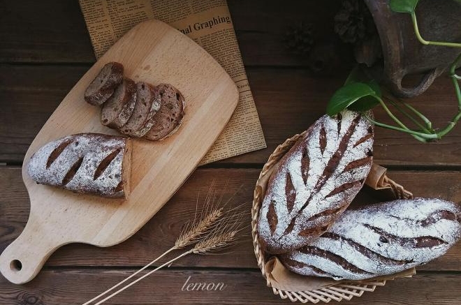 黑麦坚果软欧包