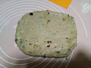 拿其中一份擀成长方形