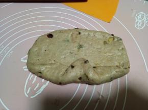 把凸起的小角再向里叠起来