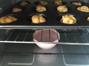 二发用烤箱发酵
烤箱发酵功能38度、底下放碗开水，发酵50分钟