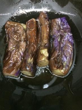 煎到茄子都软烂为止